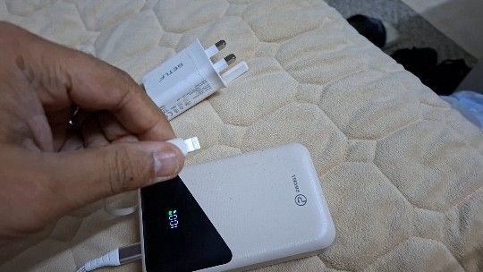 باور بنك شحن سريع بي 180 ريال