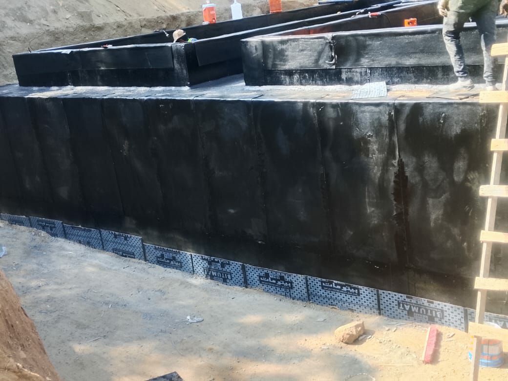 فني عوازل بجميع انواعه