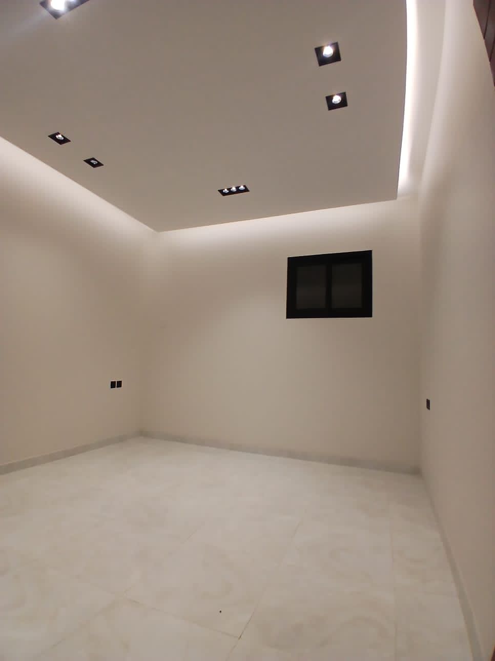 شقه للايجار جديده 4غرف حي طويق 2800شهري