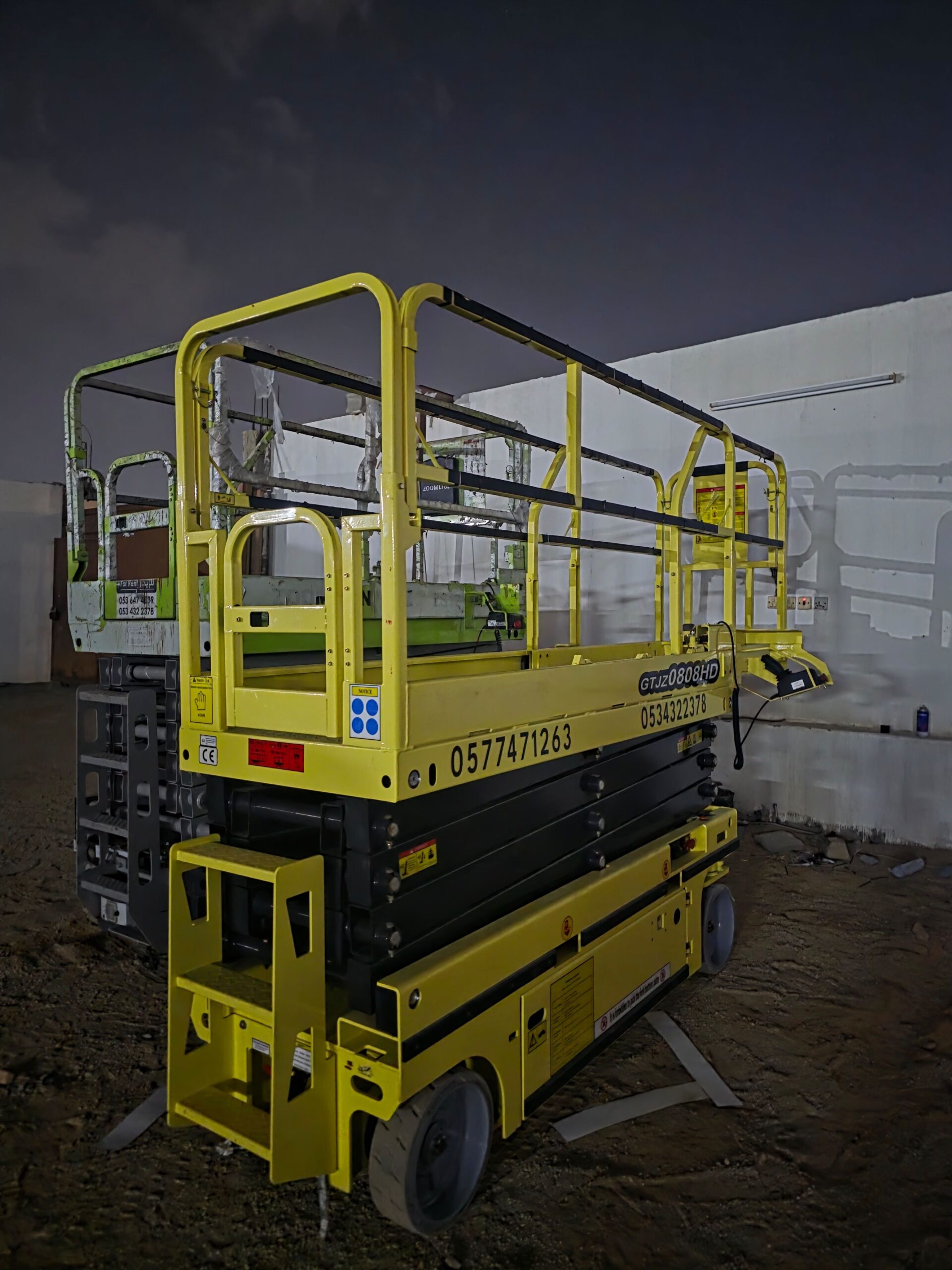 رافعة مقصية 12متر للايجار سيزرلفت 12متر للايجار را