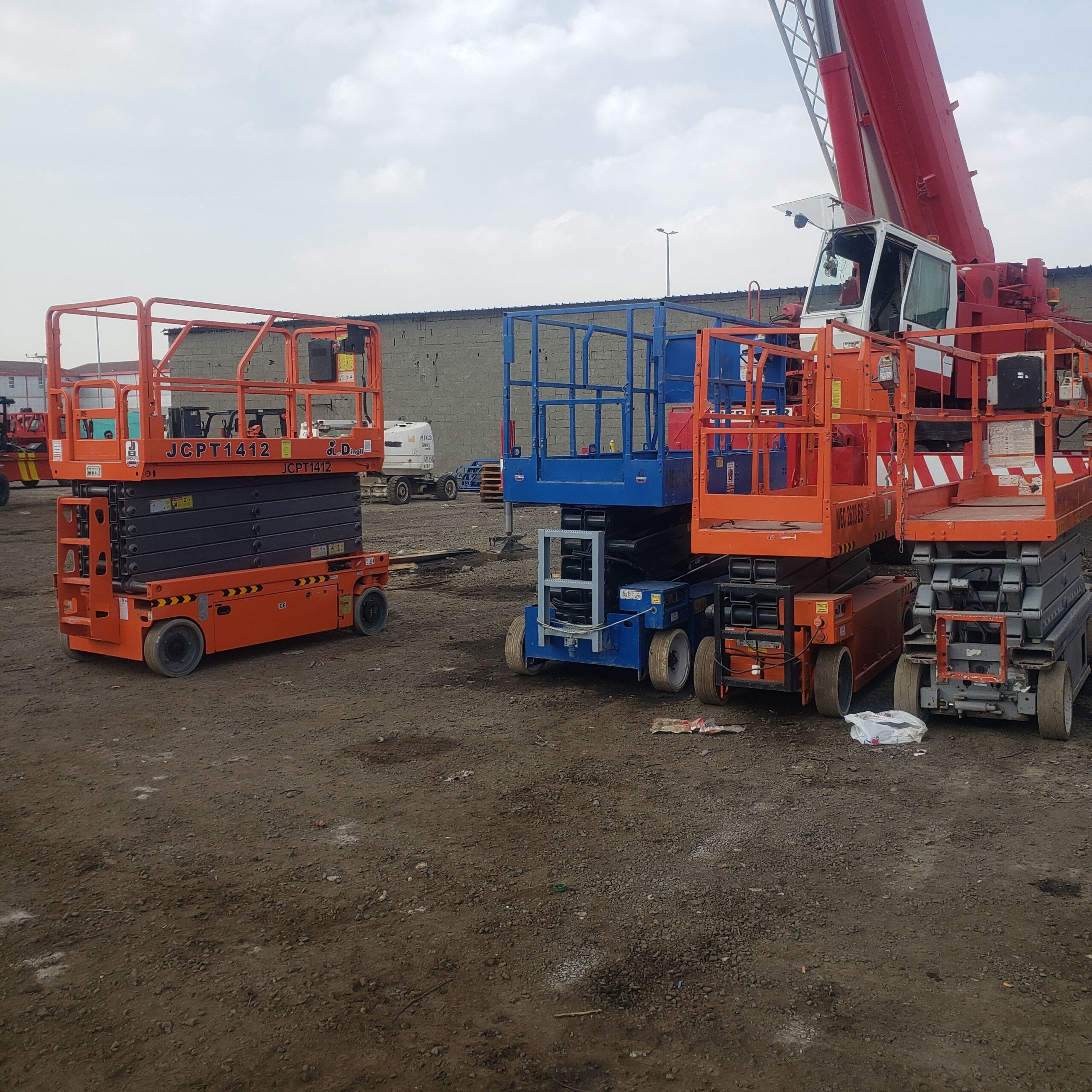 متوفرلديناسيزرلفت ومان لفت تاورلايت ورافعه شوكية ف