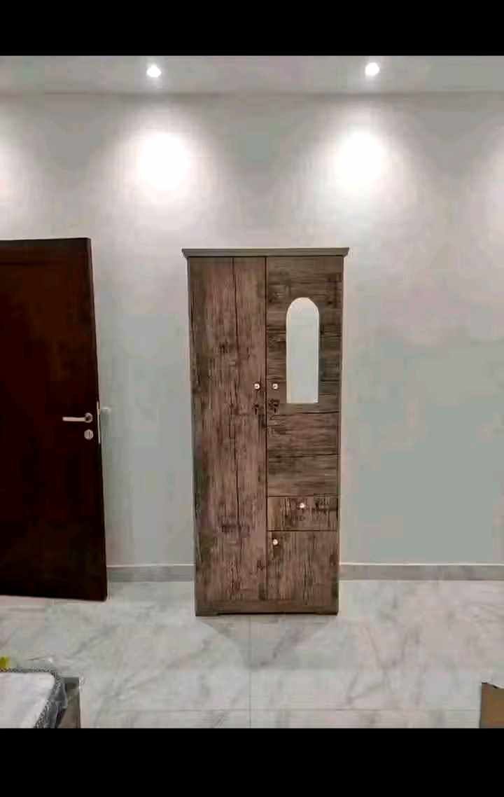 يوجد لدينا دوليب ٢باب جديد بجميع الألوان ٣٠٠ريال