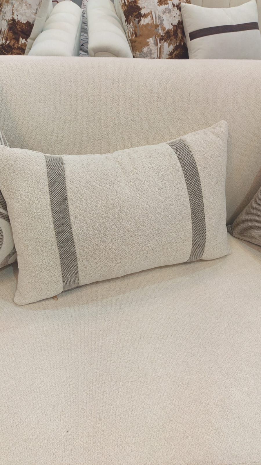 جده ويوجد توصيل لانحاء المملكه