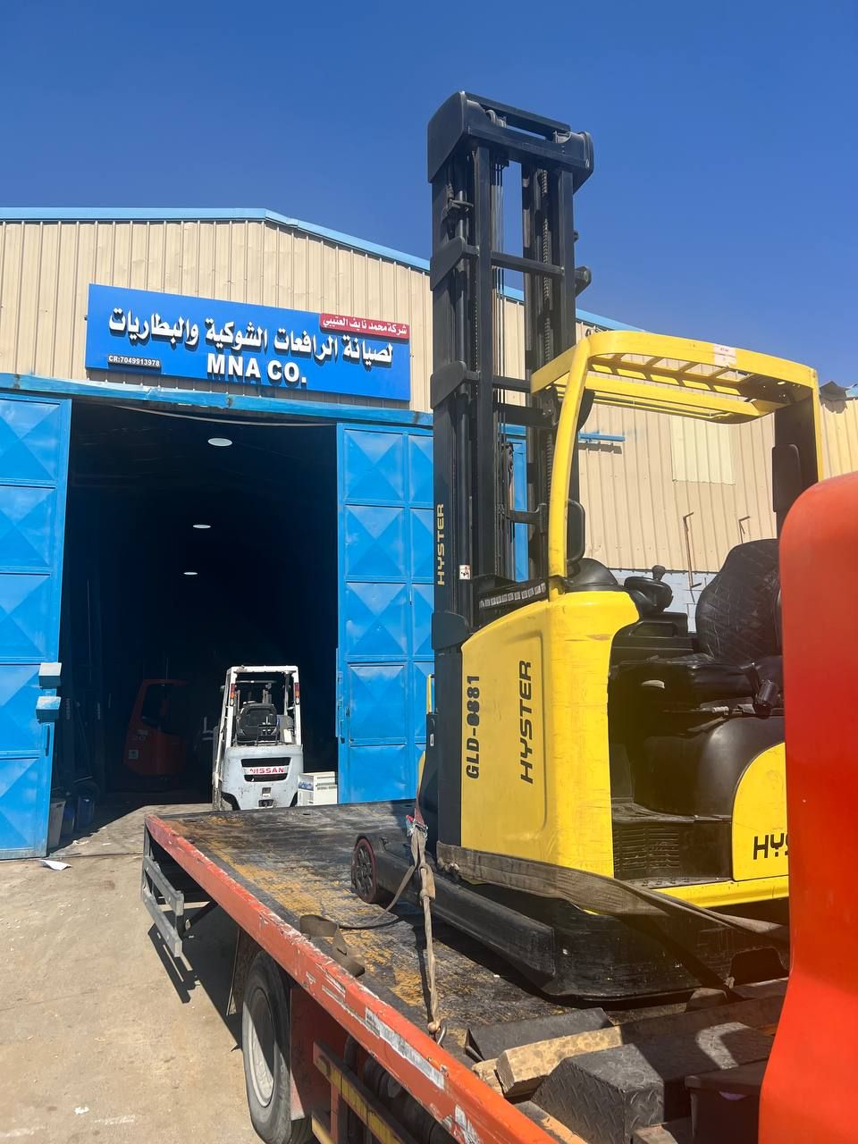 يوجد لدينا رافعات شوكية ريتش تراك كهرباء للايجار ا