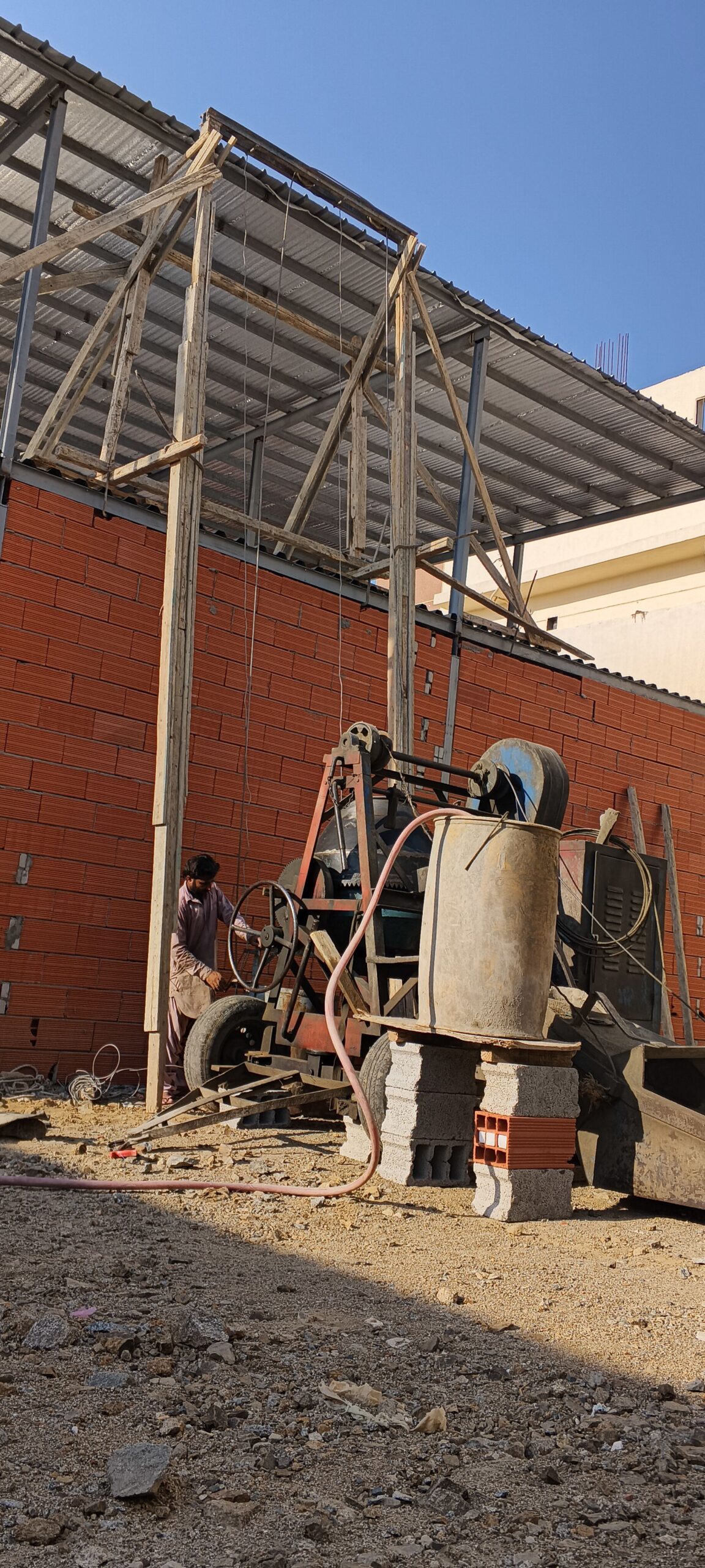 اسمنت خلاط يدوي للايجار يوميا جده الحرازات05974736