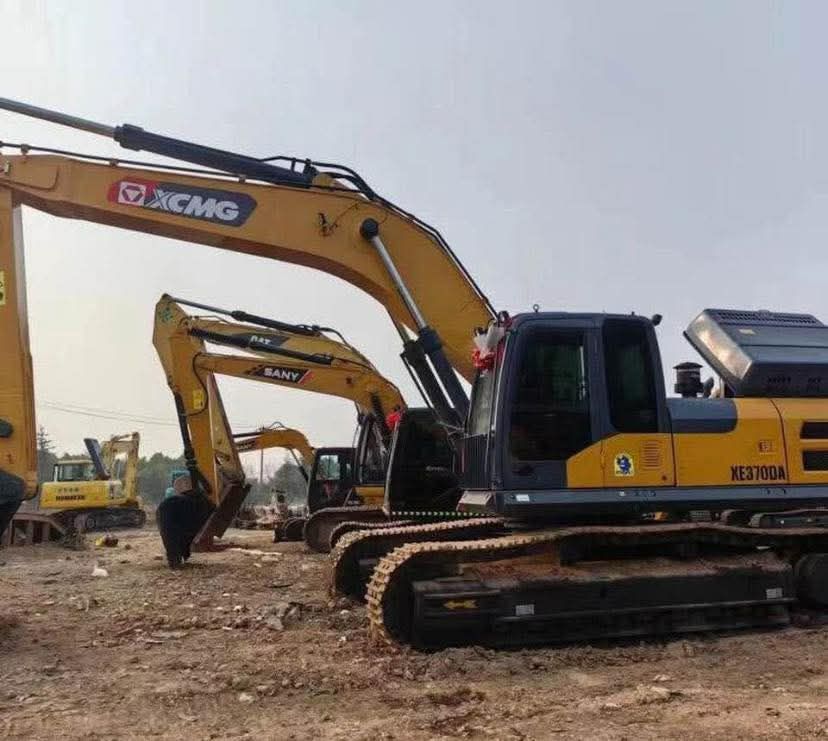 سيزر لفت رافعه شوكية فوركلفت جي بي سي بوبكات كرينا