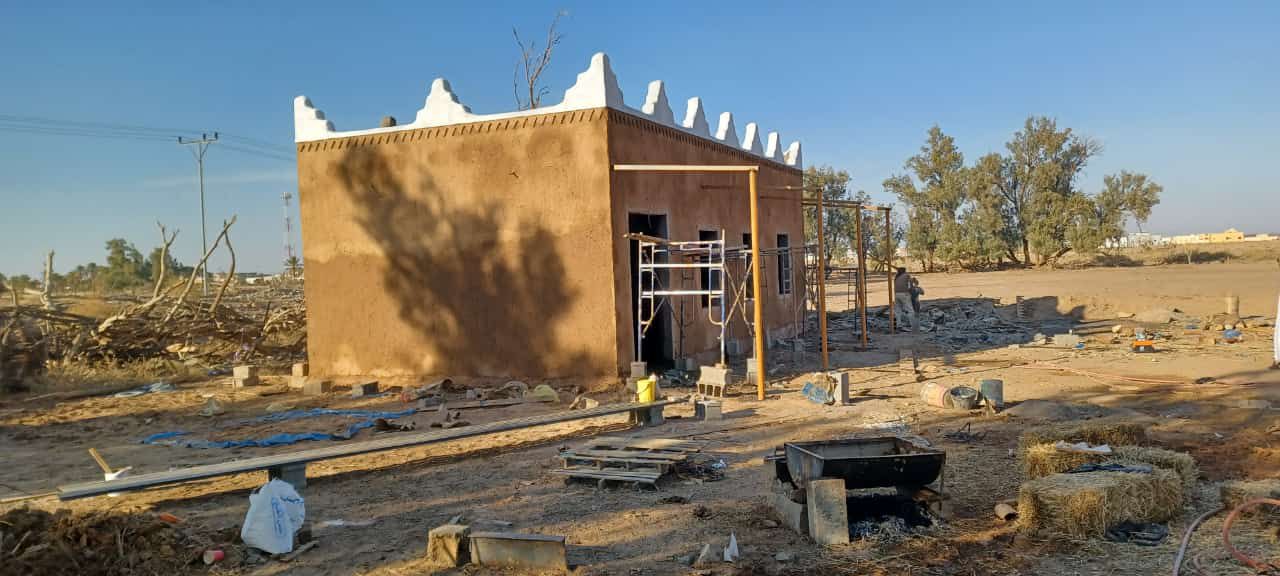 معلم بنا التراث الطين