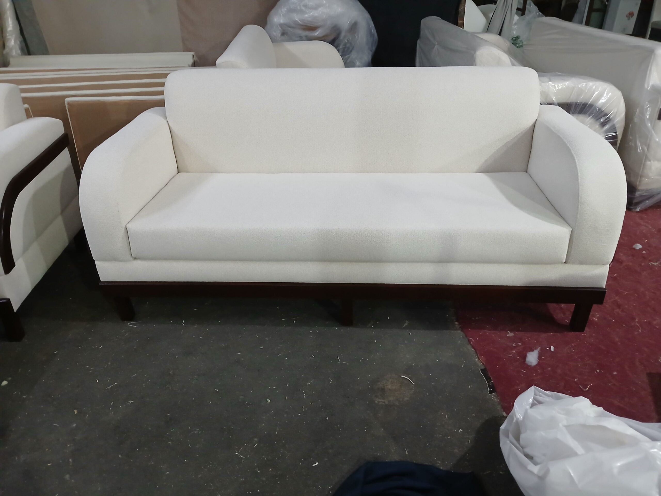 اثاث جديد البيع