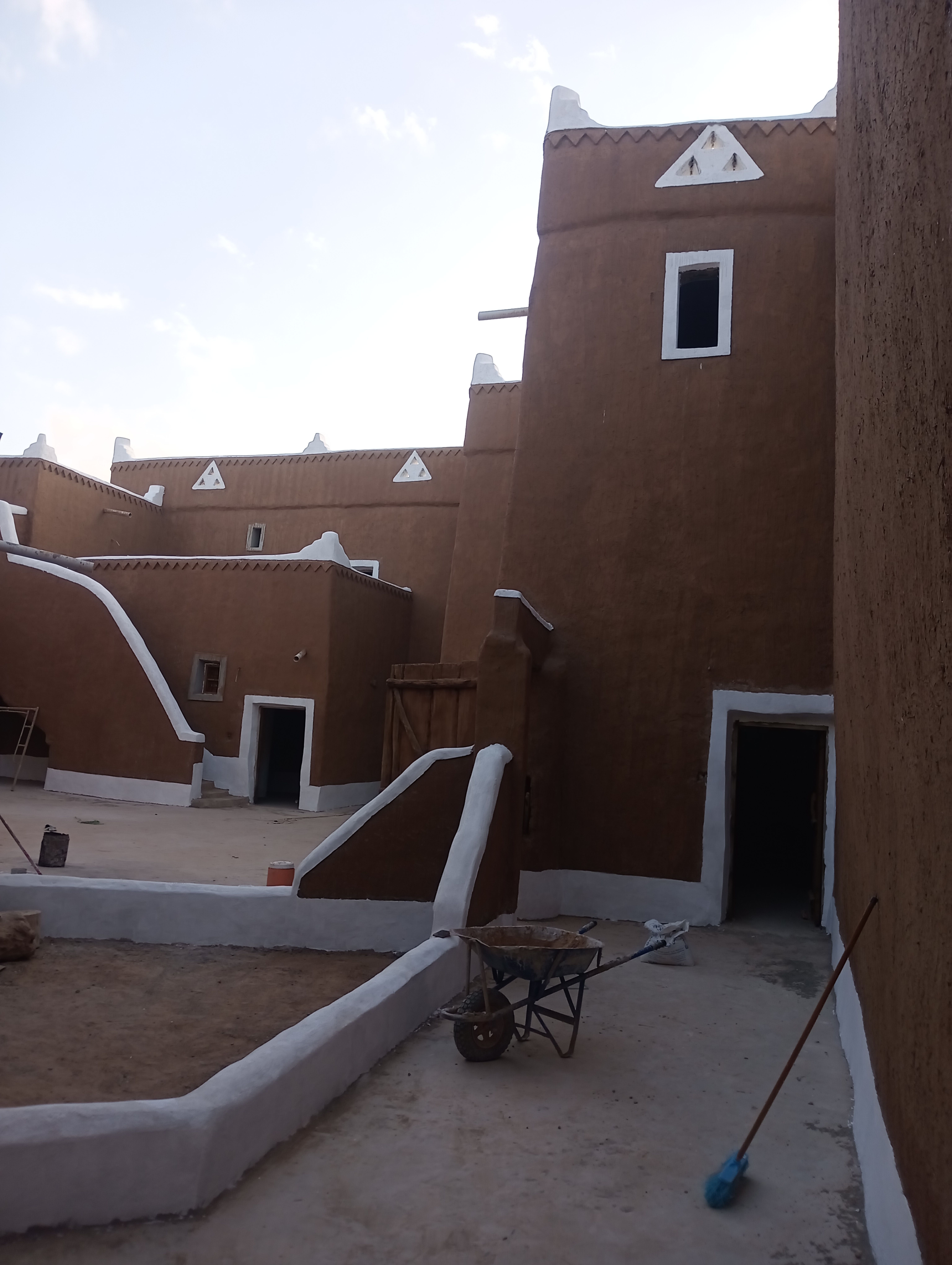 بنا التراث الطين