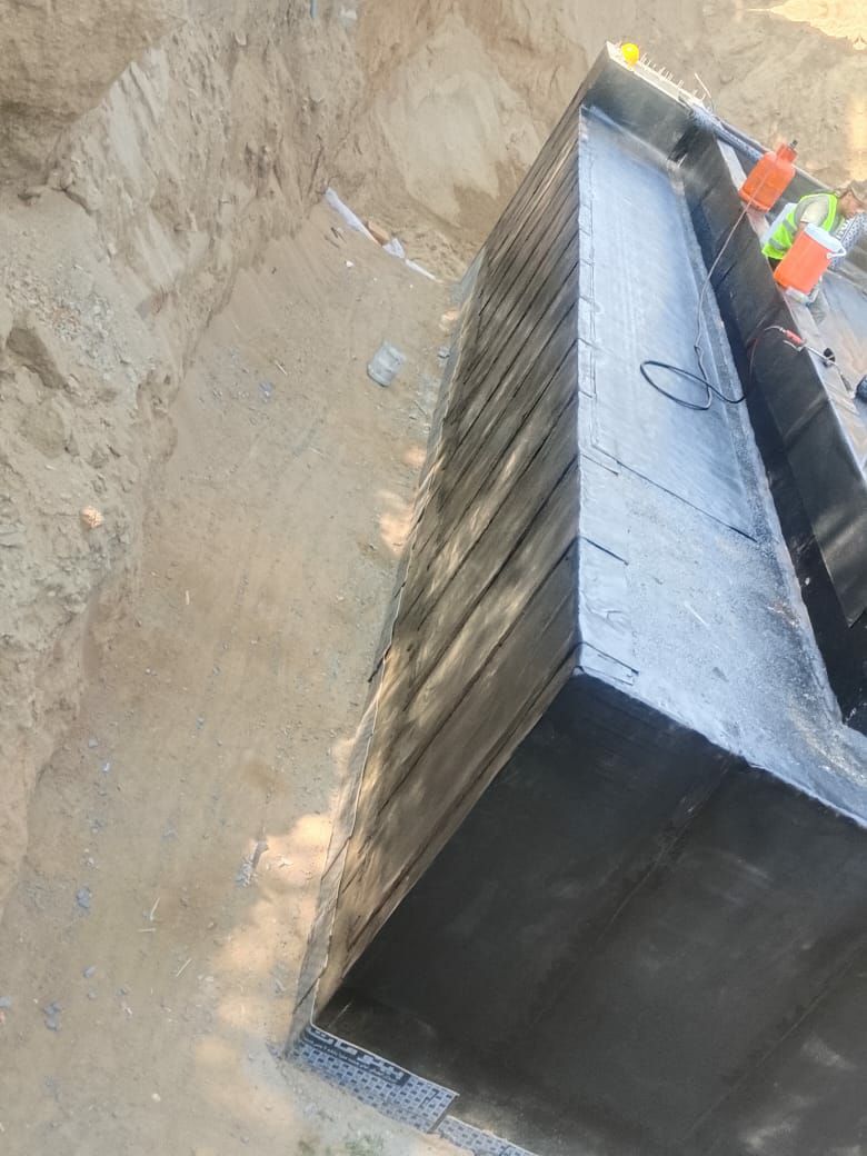 فني عوازل بجميع انواعه