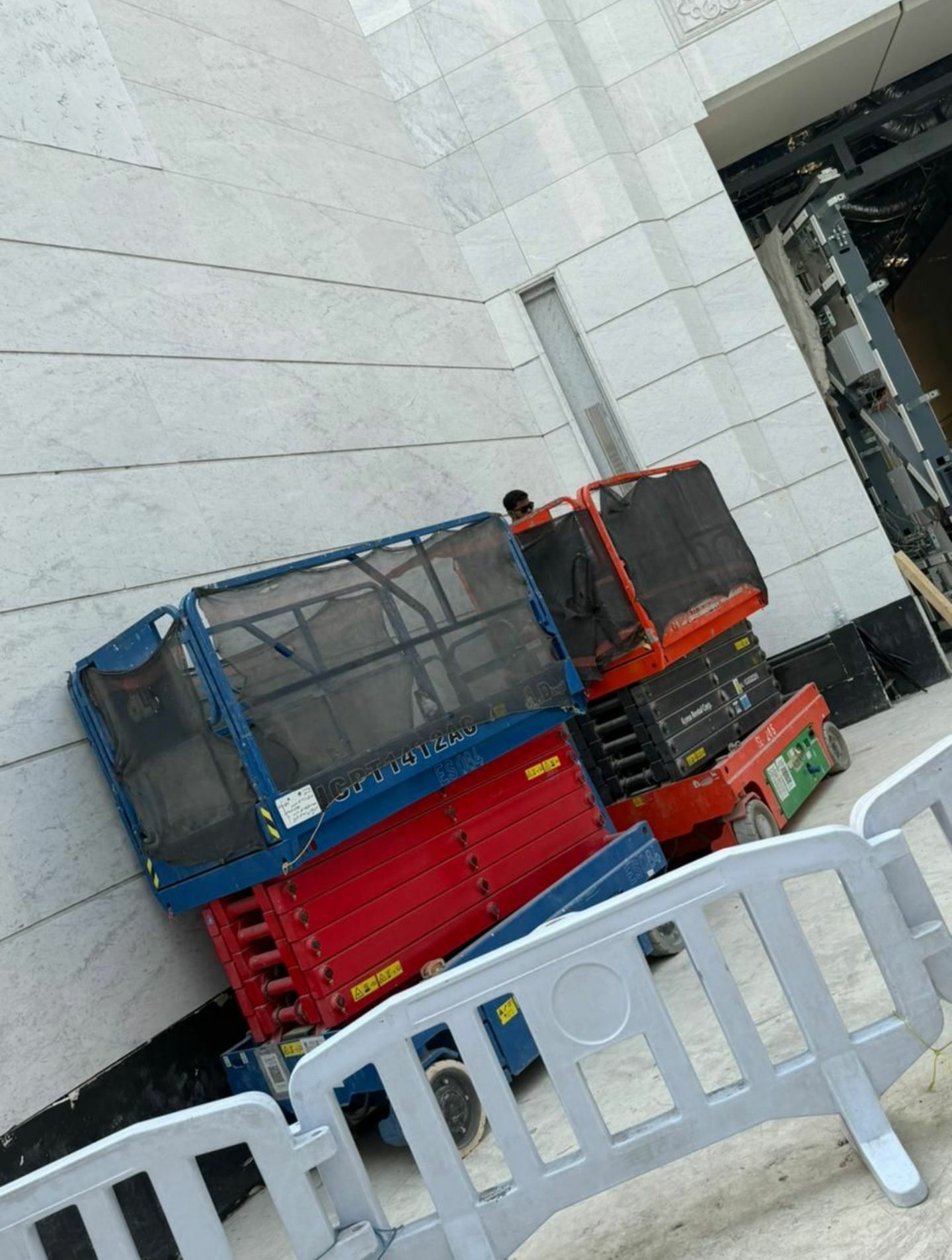 سيزر لفت ومان لفت ورافعه شوكية للايجار موديل حديث