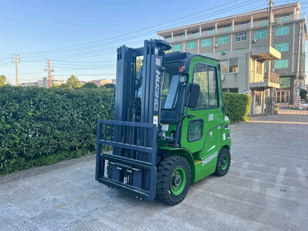 رافعات شوكيه وسيزرات ومان ليفت متوفرة للإيجار