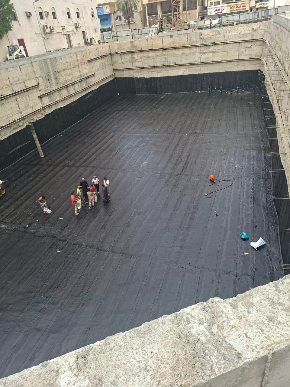 فني عوازل حراري ومائي