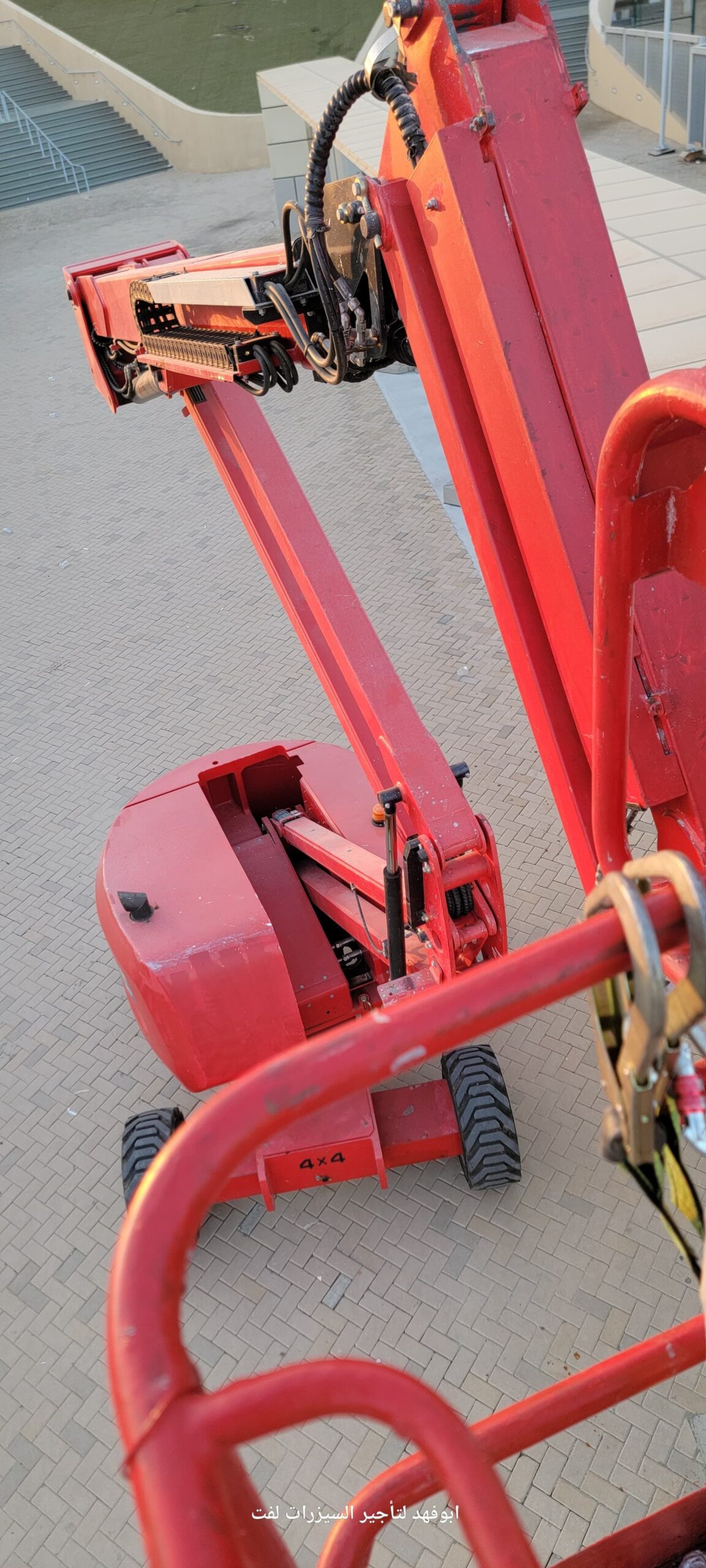 رافعات عمال رافعات مقصيه سقالات كهربائيه سيزر لف م
