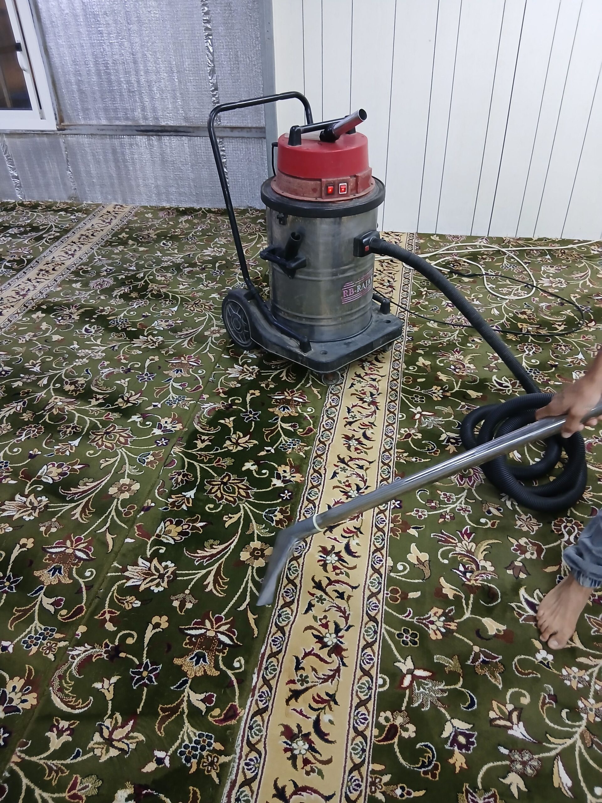 تنظيف شقق تنظيف مكاتب تنظيف كنب غسيل مجالس غسيل فر