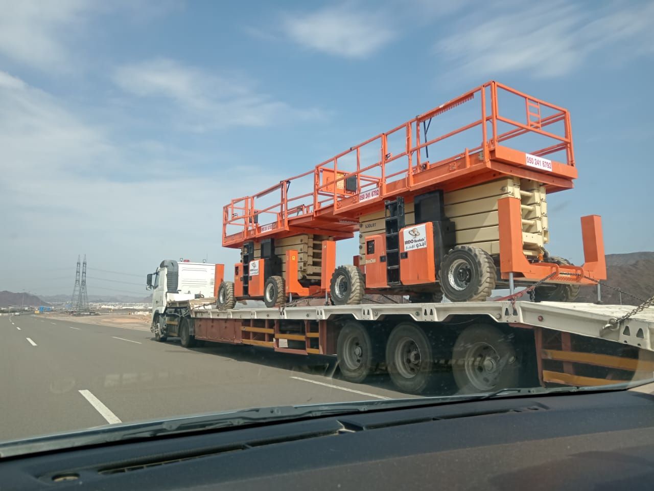 مان لفت وسيزر لفت ورافعات شوكية وتيليهندلر جي سي ب