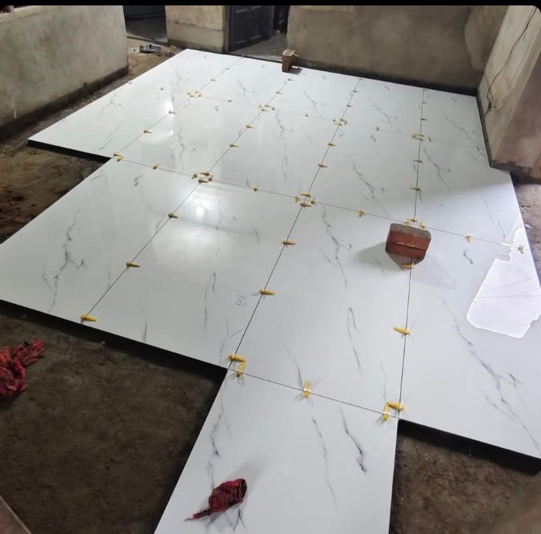 تكسير وتركيب بلاط السيراميك