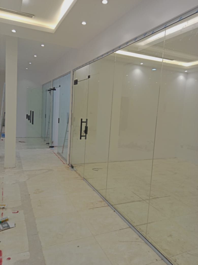 توريد وتركيب زجاج سكريت