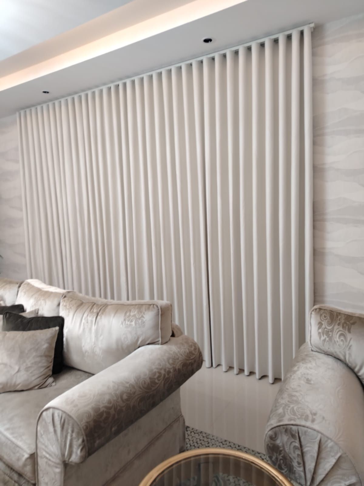 جده ويوجد توصيل برسوم رمزيه لانحاء المملكه