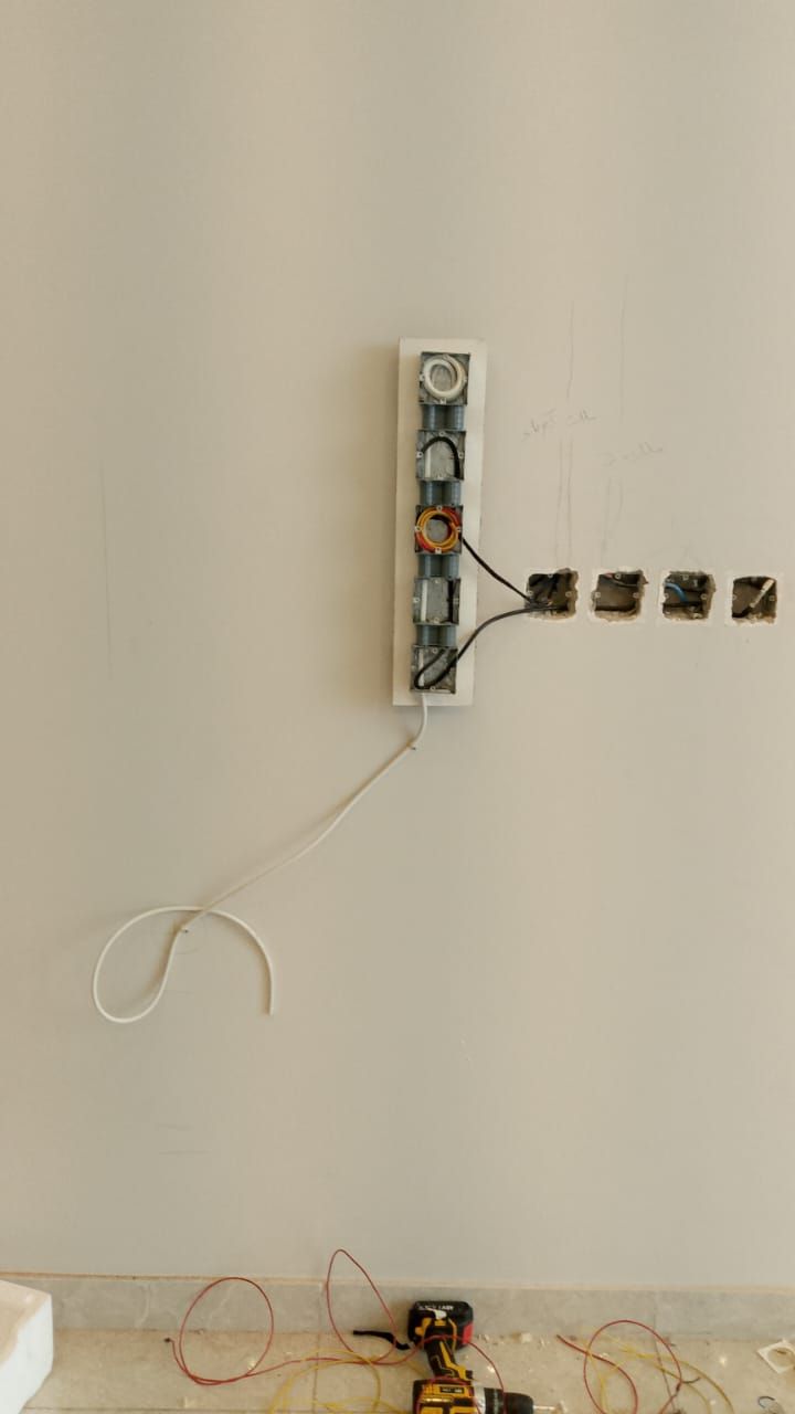 كهربائي وسباك جده