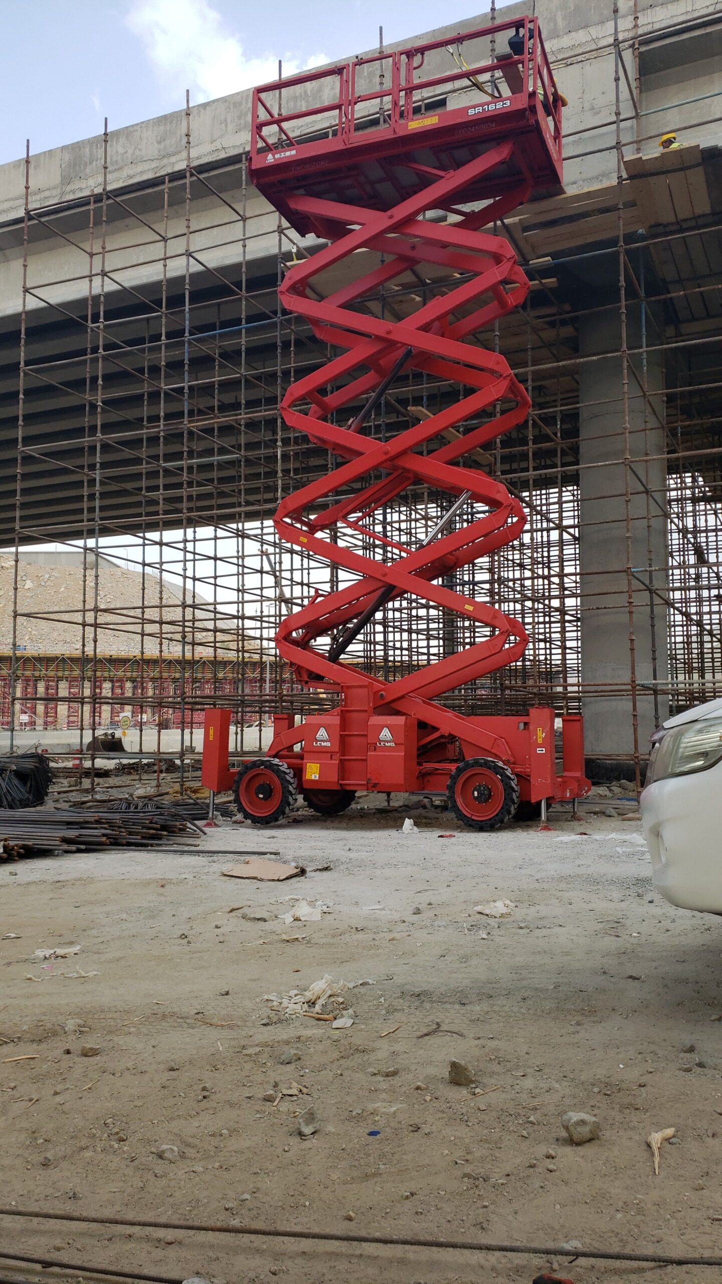 سيزر لفت مقصية كهرباء وديزل مان لفت 6متر8متر 10متر