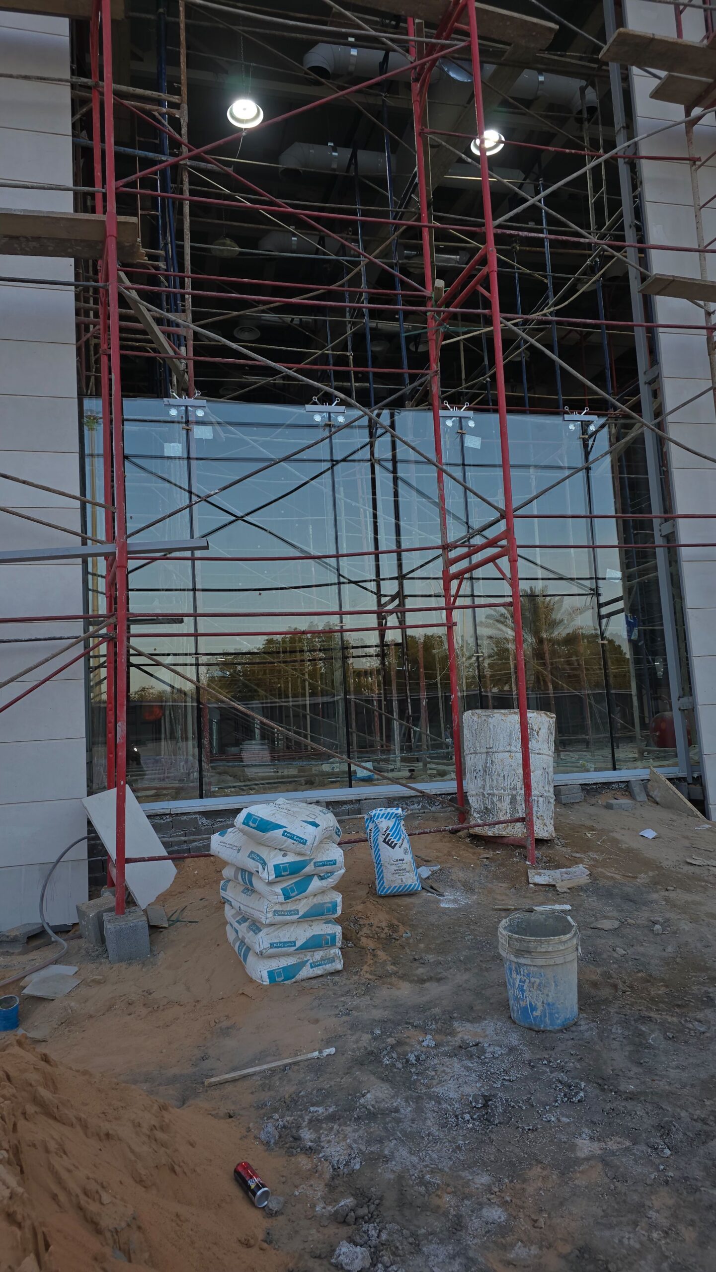 تركيب زجاج سكريت