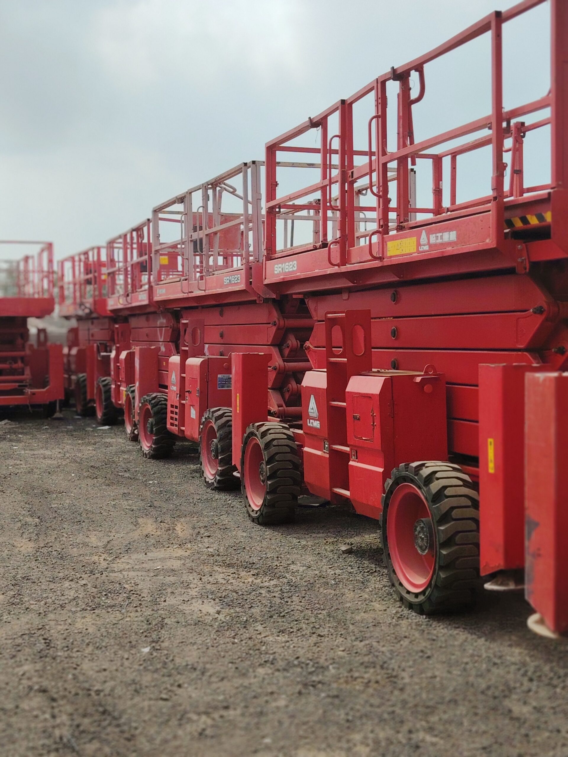 سيزرلفت ومان لفت ورافعات شوكيه وتيليهندلر جي سي بي