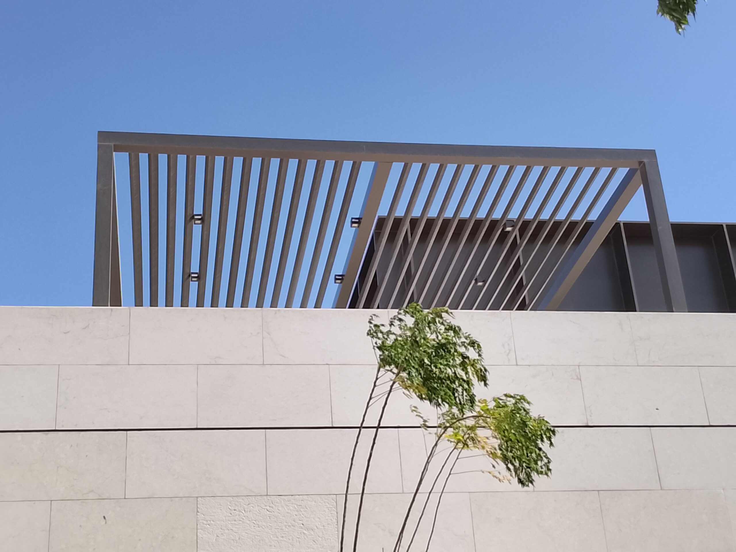 حداد مظلات وسواتر وبرجولات وجلسات وهناجر ومستودعات