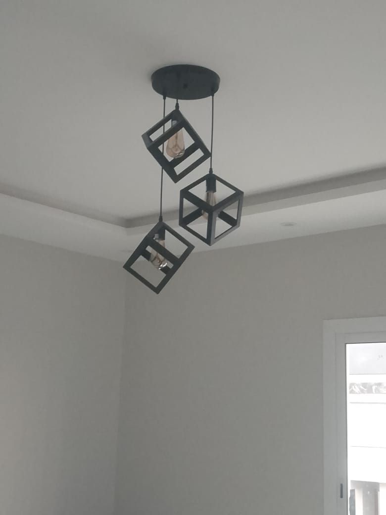 كهربائي وسباك جده