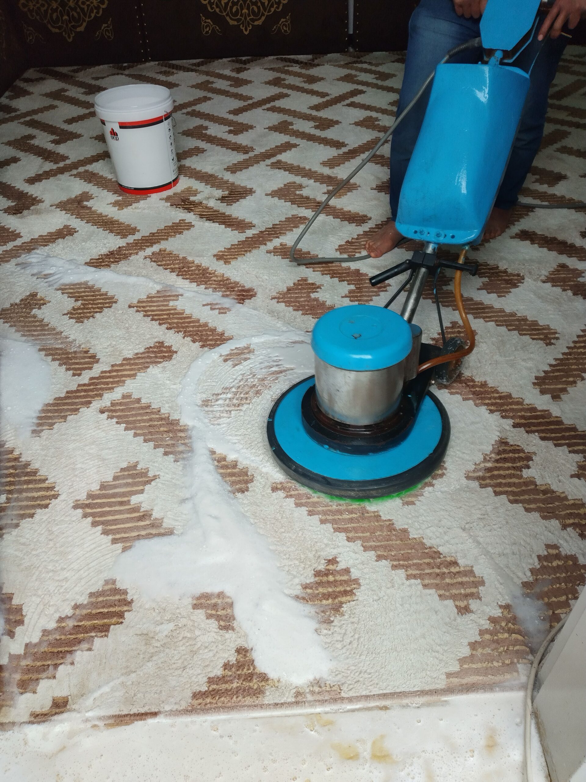 تنظيف شقق تنظيف مكاتب تنظيف كنب غسيل مجالس غسيل فر