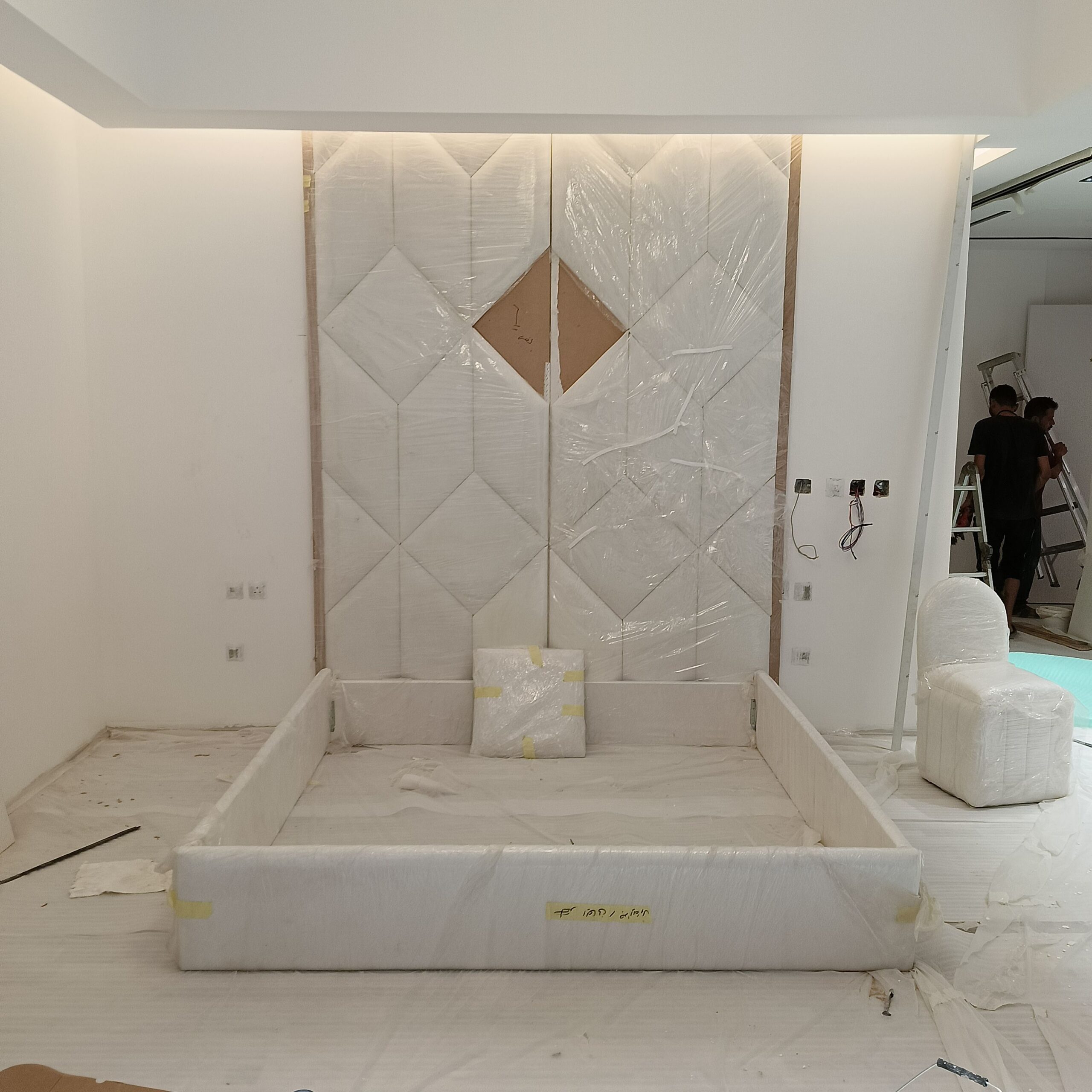 غرف نوم وخزائن وديكورات ومجالس وستاير 0510102274