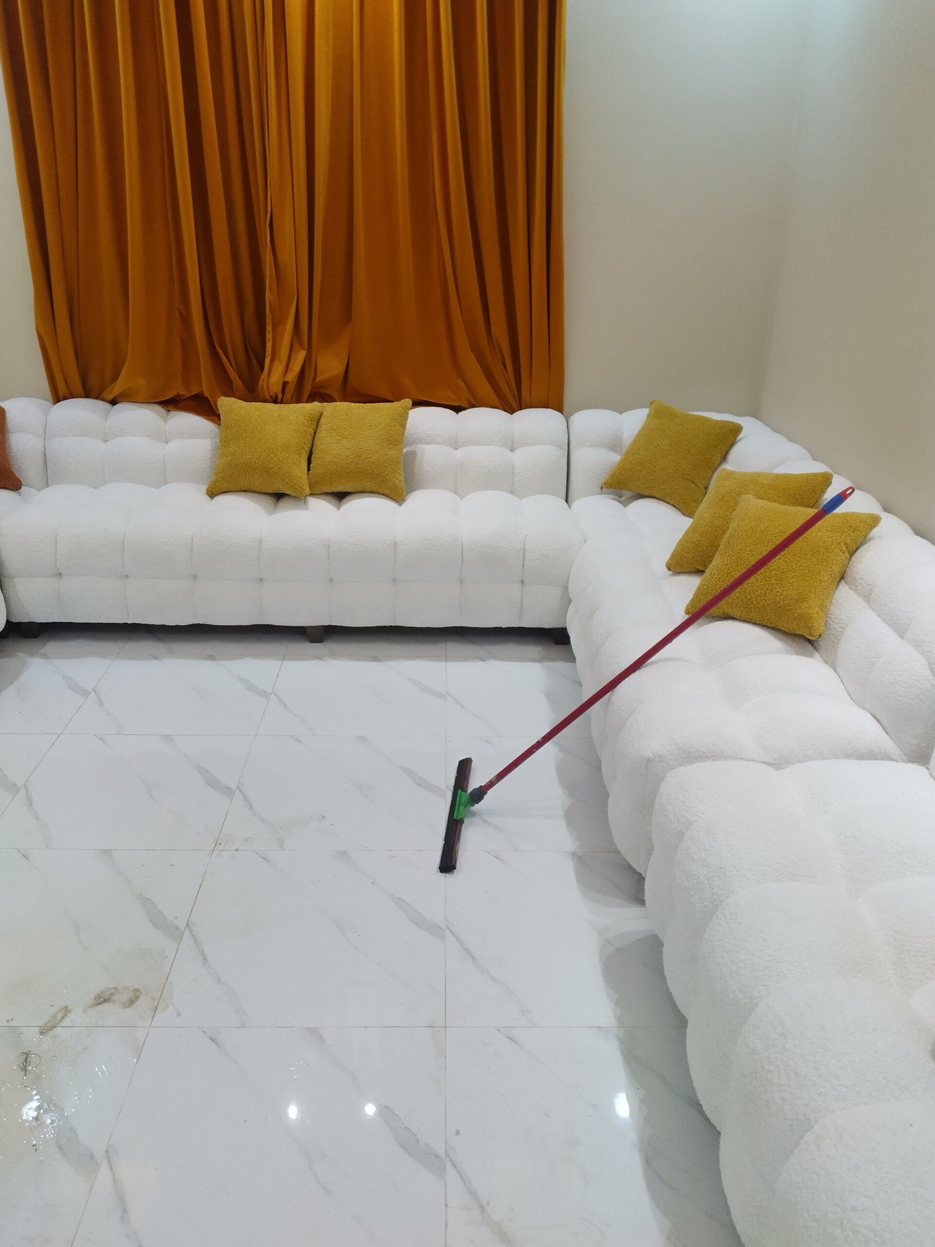 تنظيف شقق تنظيف مكاتب تنظيف كنب غسيل مجالس غسيل فر