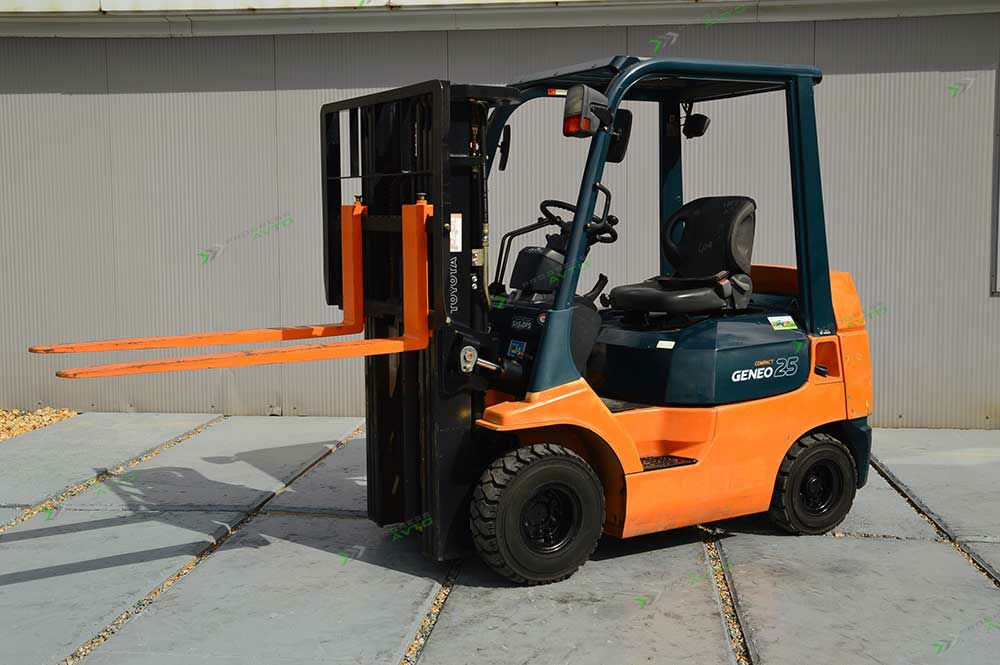 فوركلفت للإيجار في الرياض – رافعة شوكيه للإيجار في