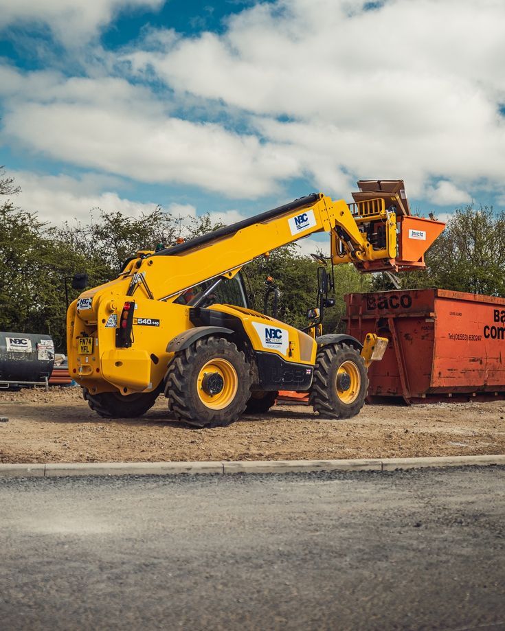 جي سي بي للإيجار في الرياض | تليهندرا للايجار