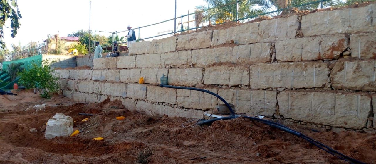 مقاول باکستانی حجر — أعمال اللياسة، الإنترلوك والح