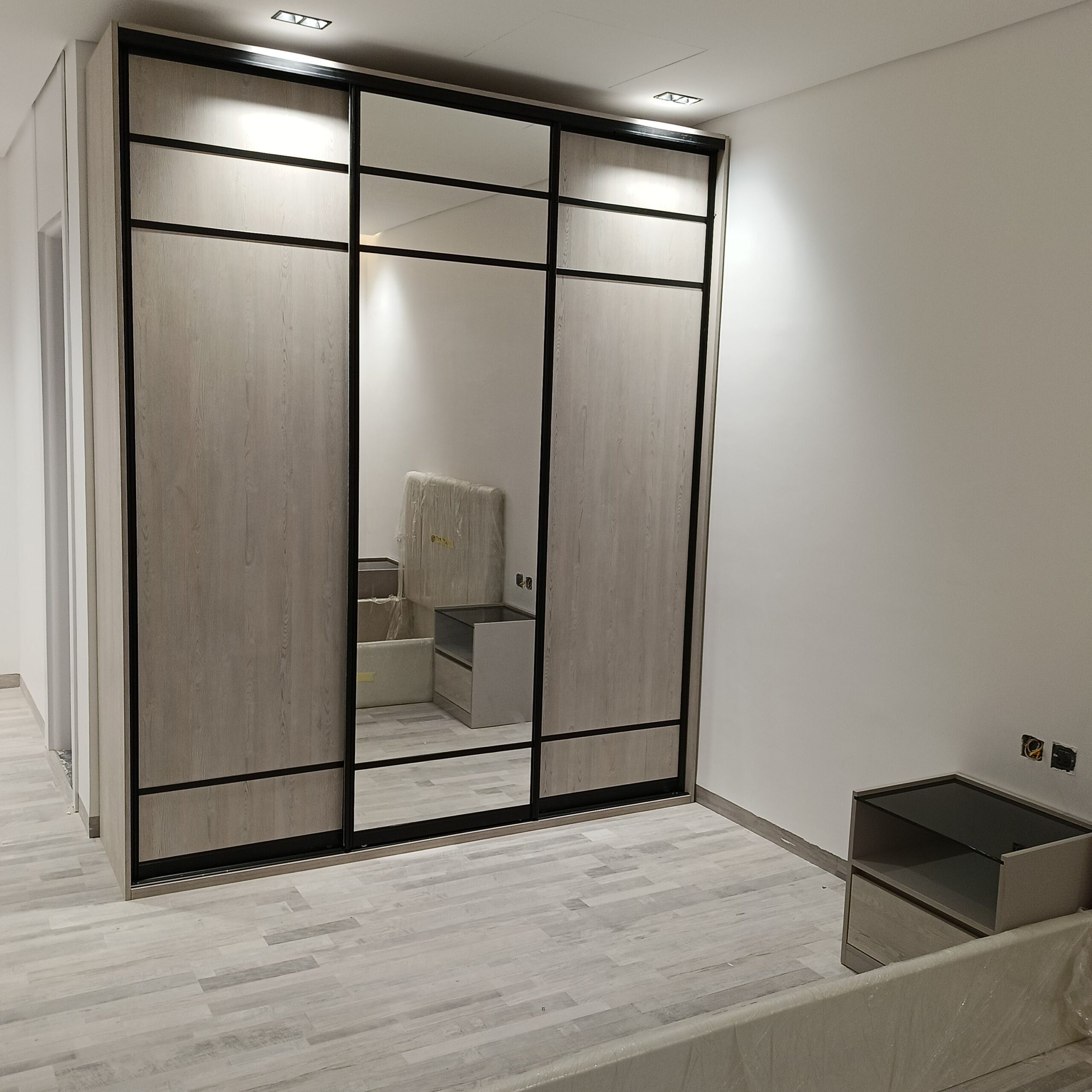 غرف نوم وخزائن وديكورات ومجالس وستاير 0510102274