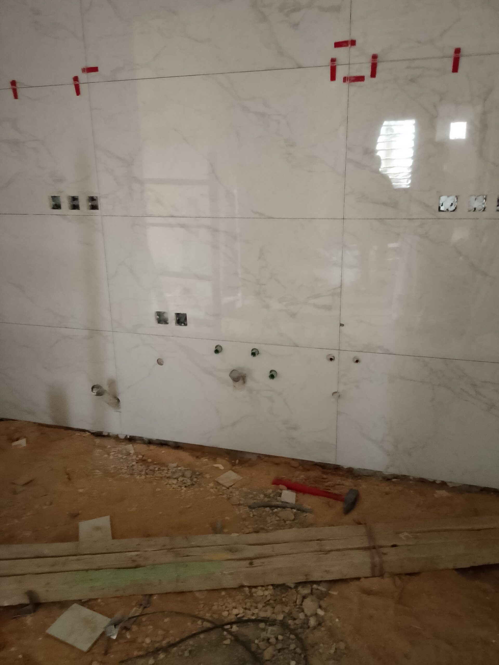 معلم سيراميك رخام تكسير تبليط ترميم الرياض