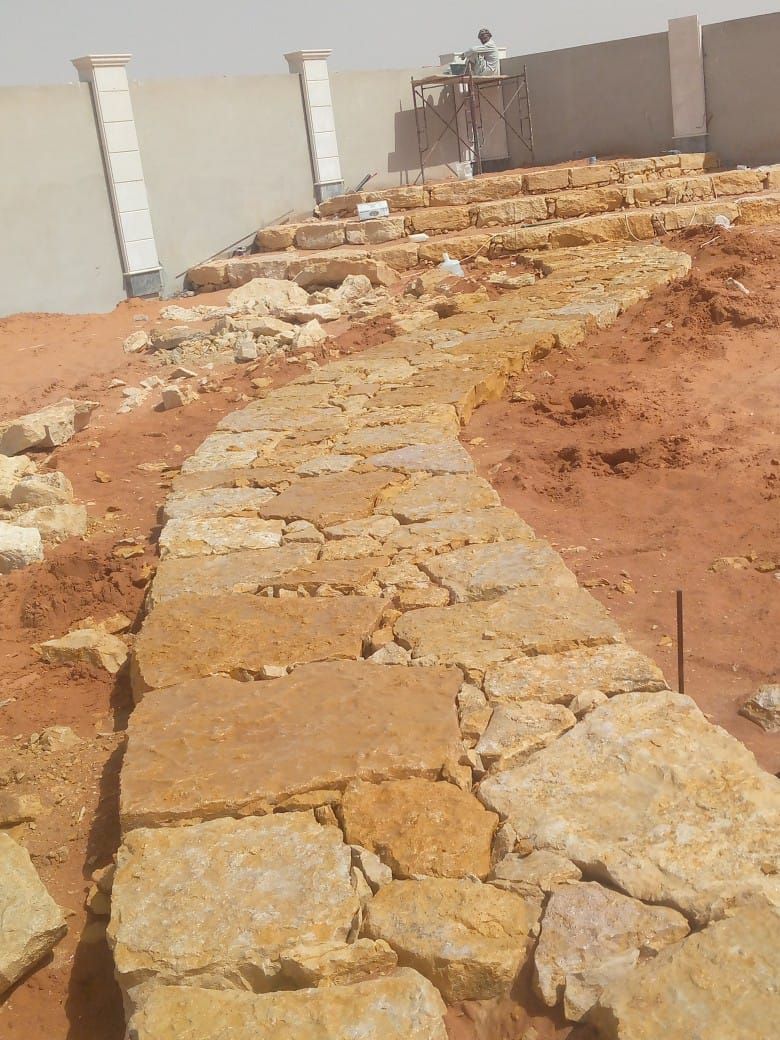 مقاول باکستانی حجر — أعمال اللياسة، الإنترلوك والح