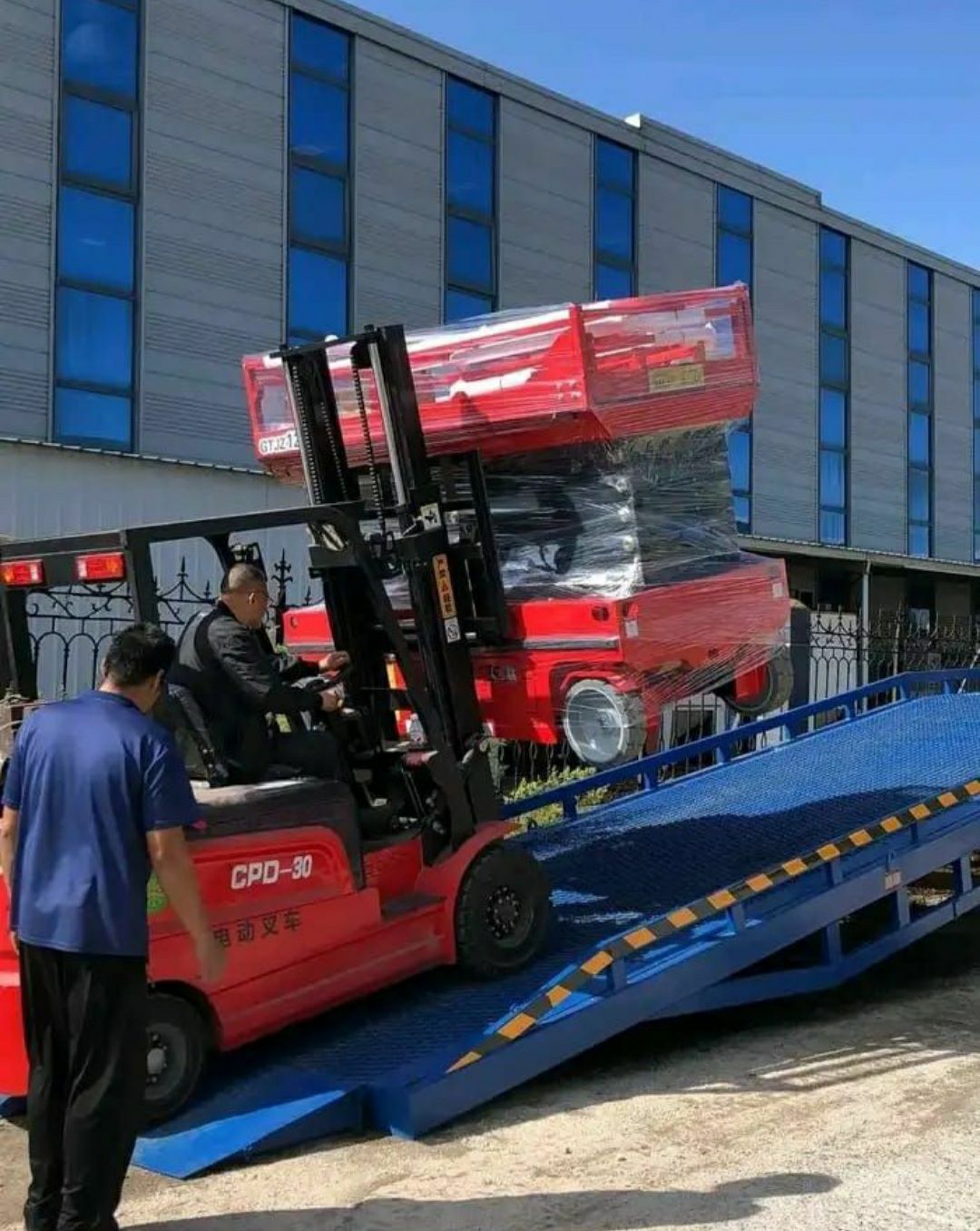 سيزر لفت مقصية كهرباء وديزل مان لفت 8متر 10متر 12