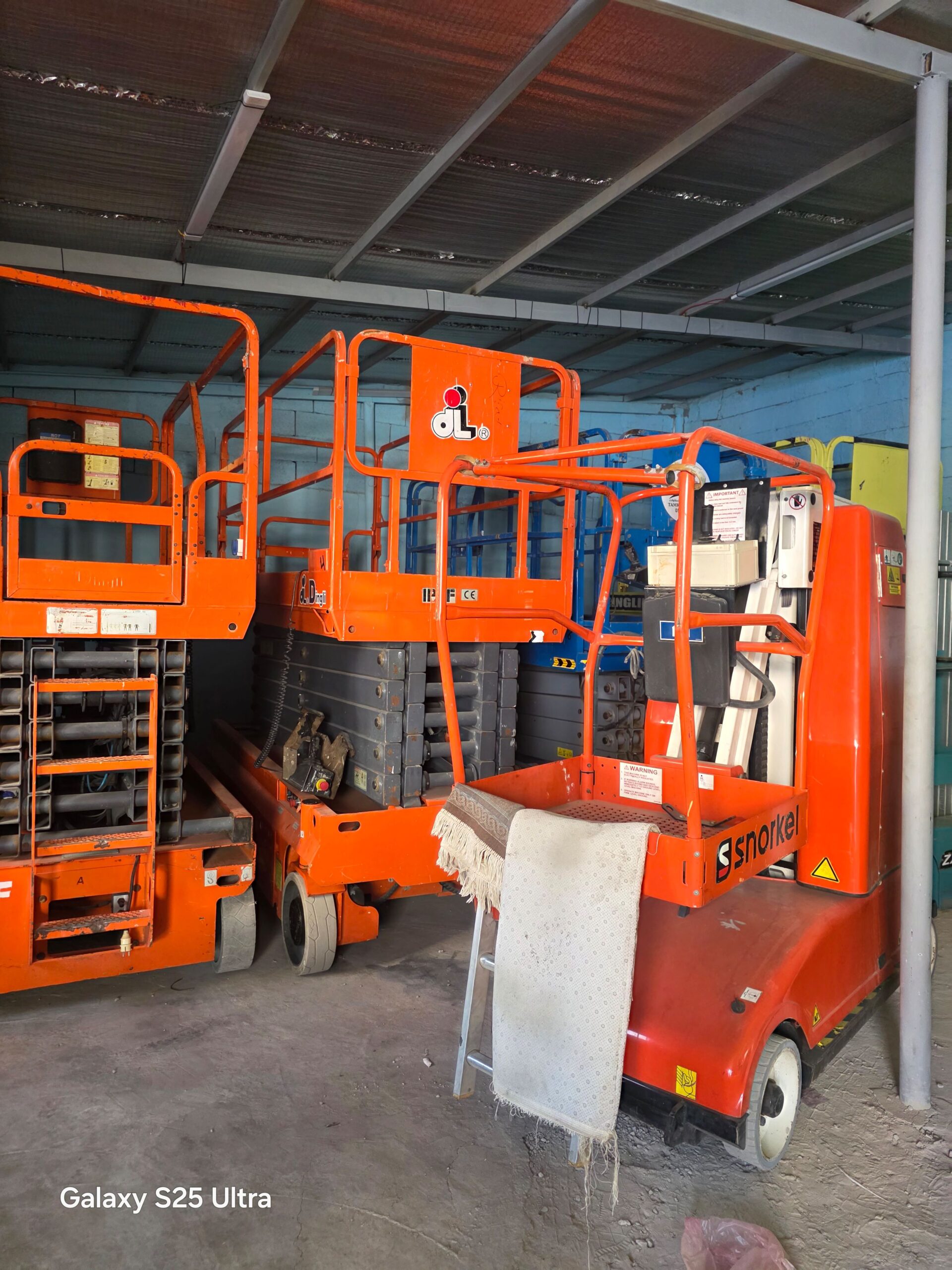 سيزرلفت 10متر للايجار سيزرلفت 12متر للايجار سيزرلف