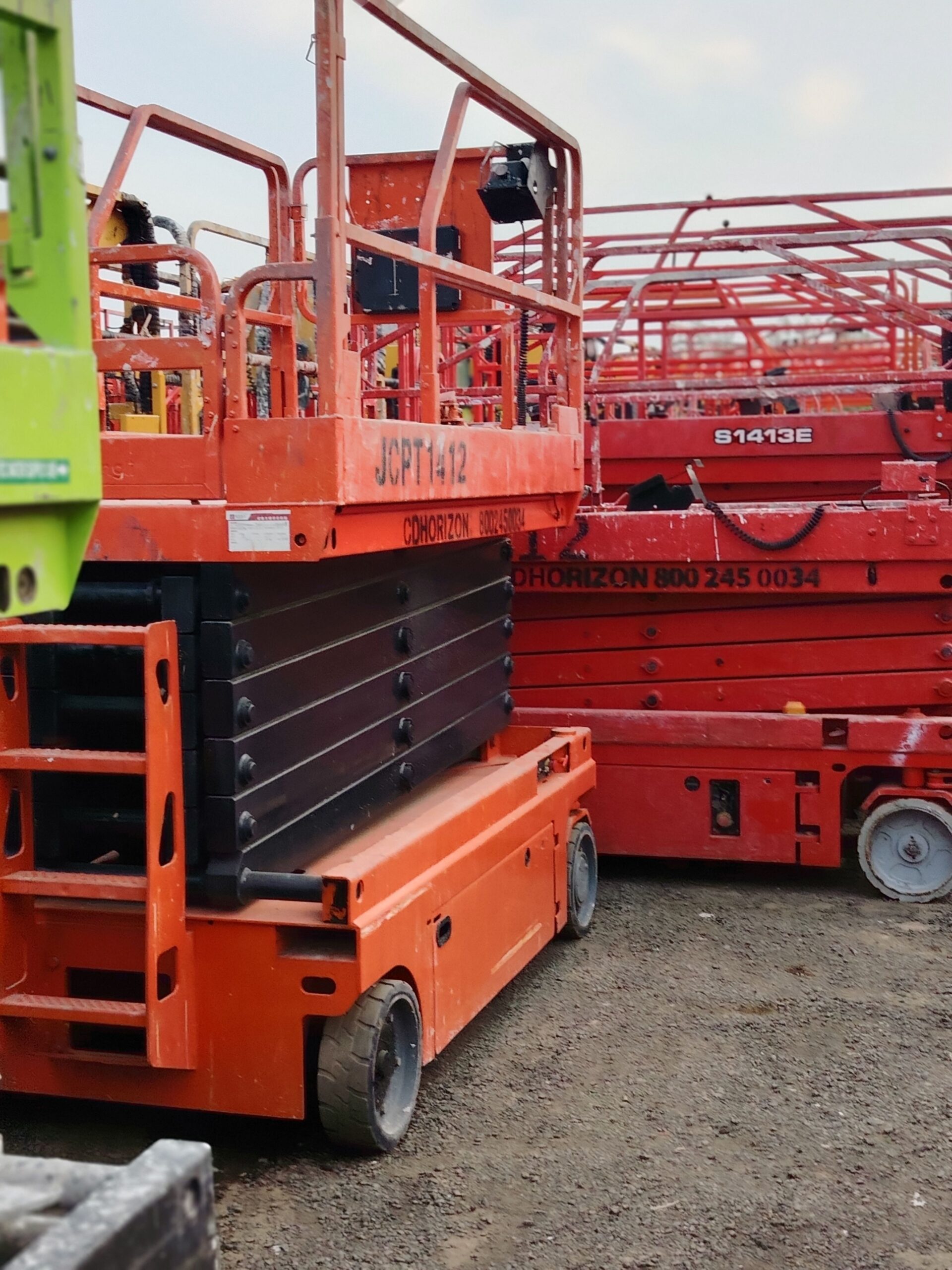 مان ليفت بمختلف الارتفاعات متوفرة للإيجار وسيزرلفت