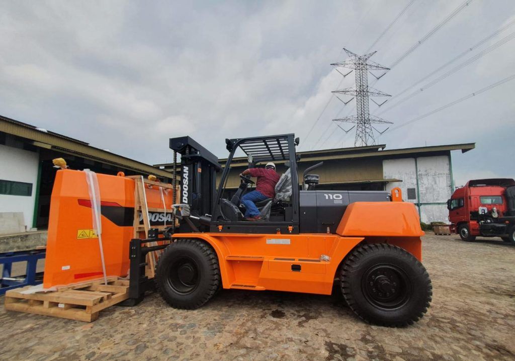 رافعة شوكية للإيجار ( فوركلفت) 10طن – 7طن – 16طن |