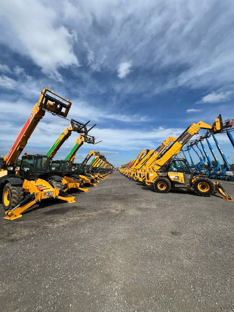 جي سي بي تليهاندر ميرلو تليهندر للإيجار في الدمام