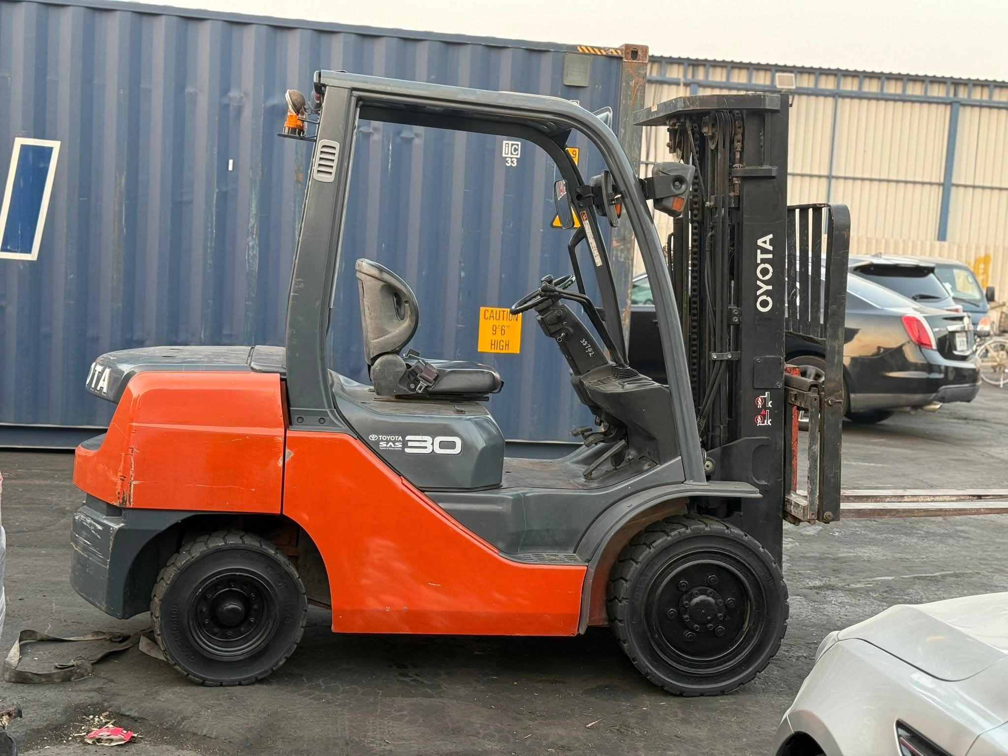 فوركلفت 1طن 2طن 3طن 5طن 10طن للإيجار في الدمام – ب