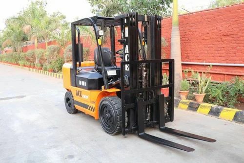 روافع شوكية فوركلفت للايجار في الشرقية الدمام والر