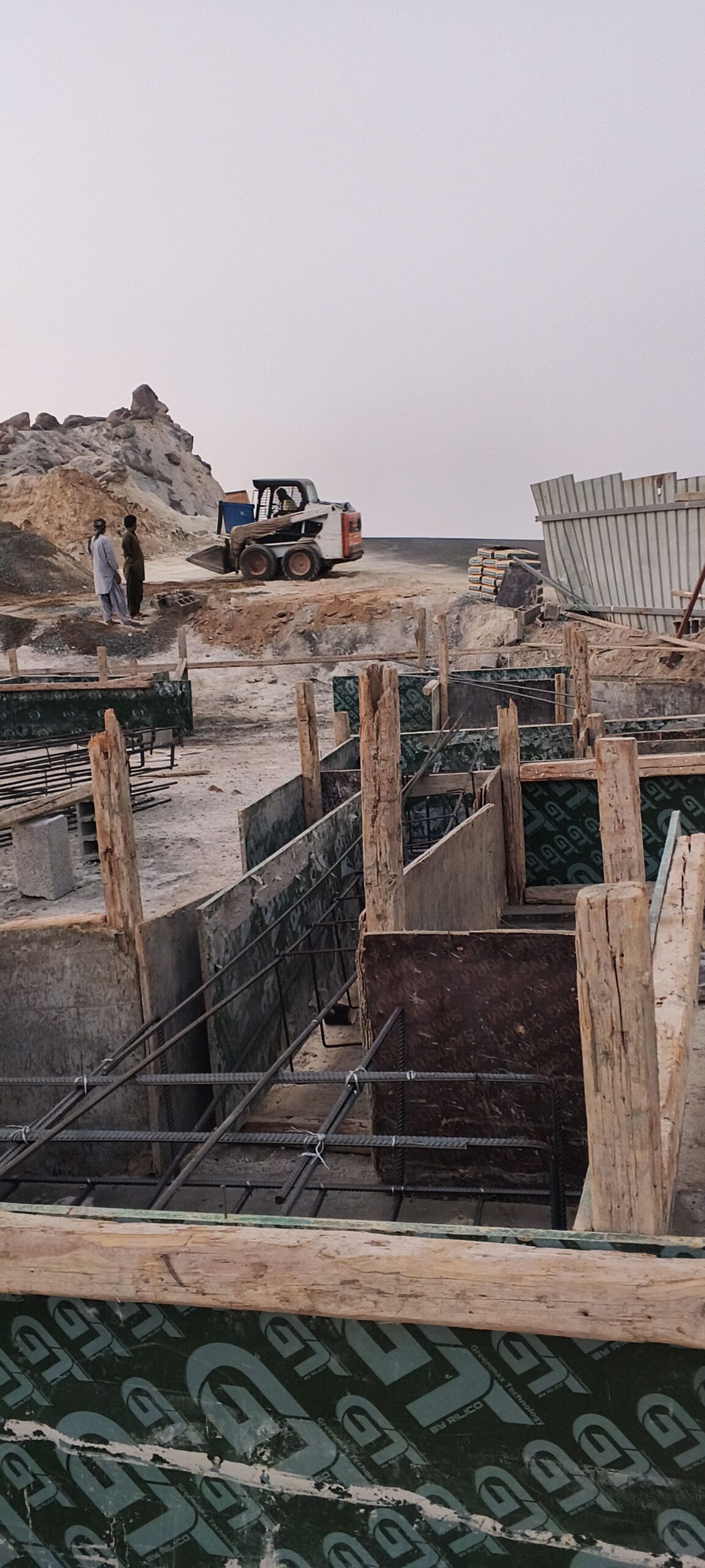 اسمنت خلاط يدوي للايجار يوميا صبا 0597473618