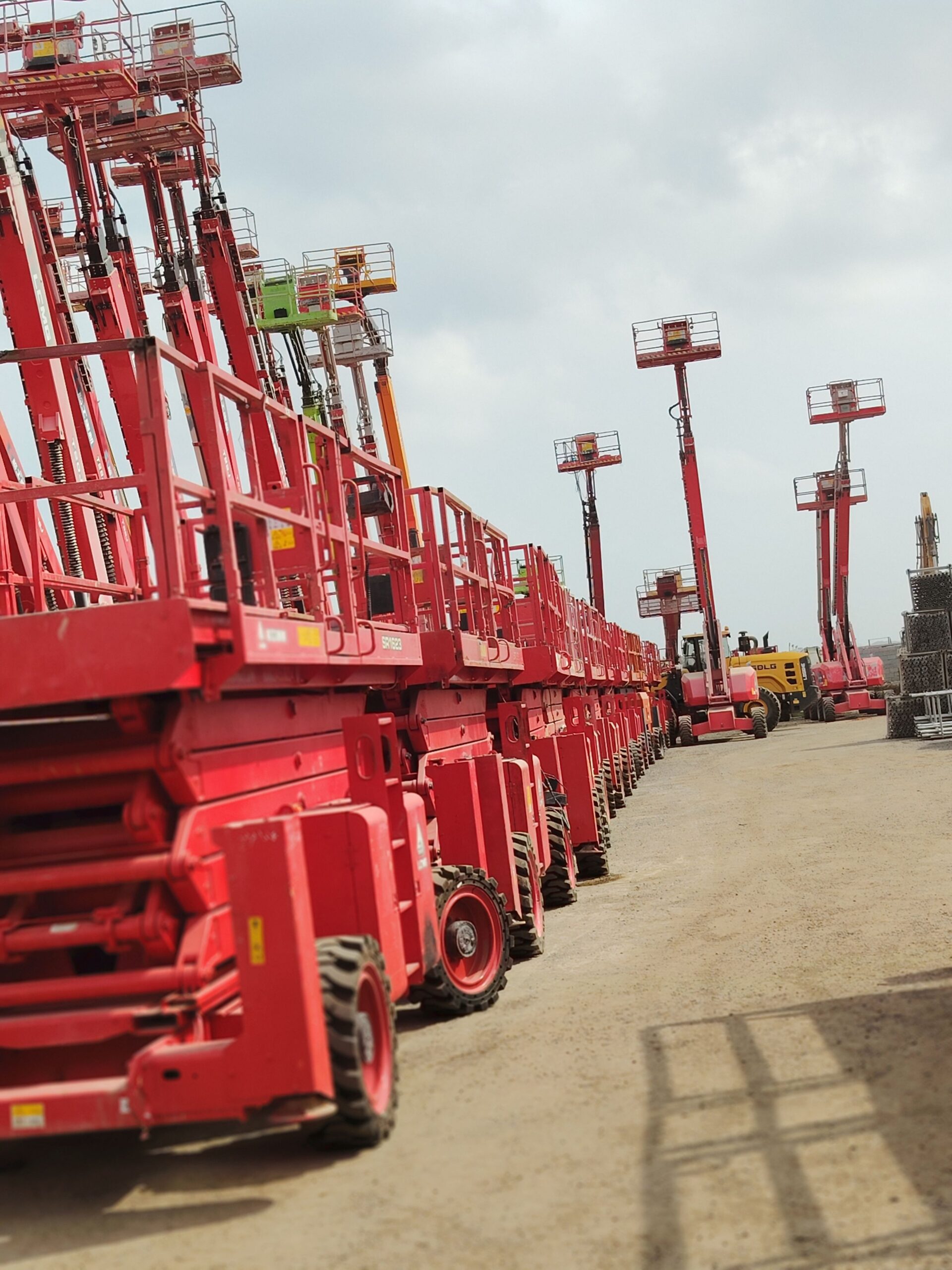 سيزرلفت ومان لفت ورافعات شوكيه وتيليهندلر جي سي بي