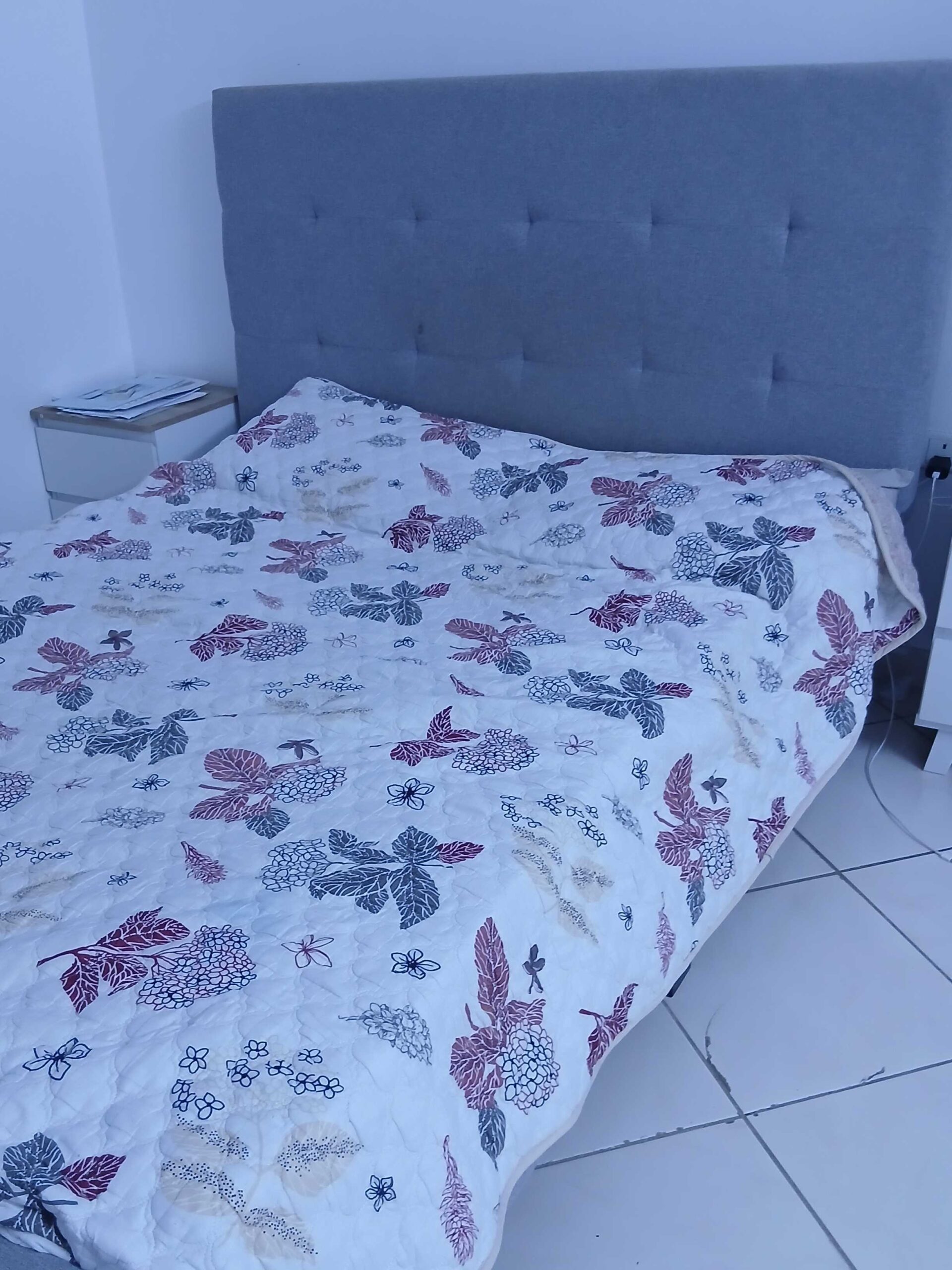 سرير نفرين بحالة ممتازة