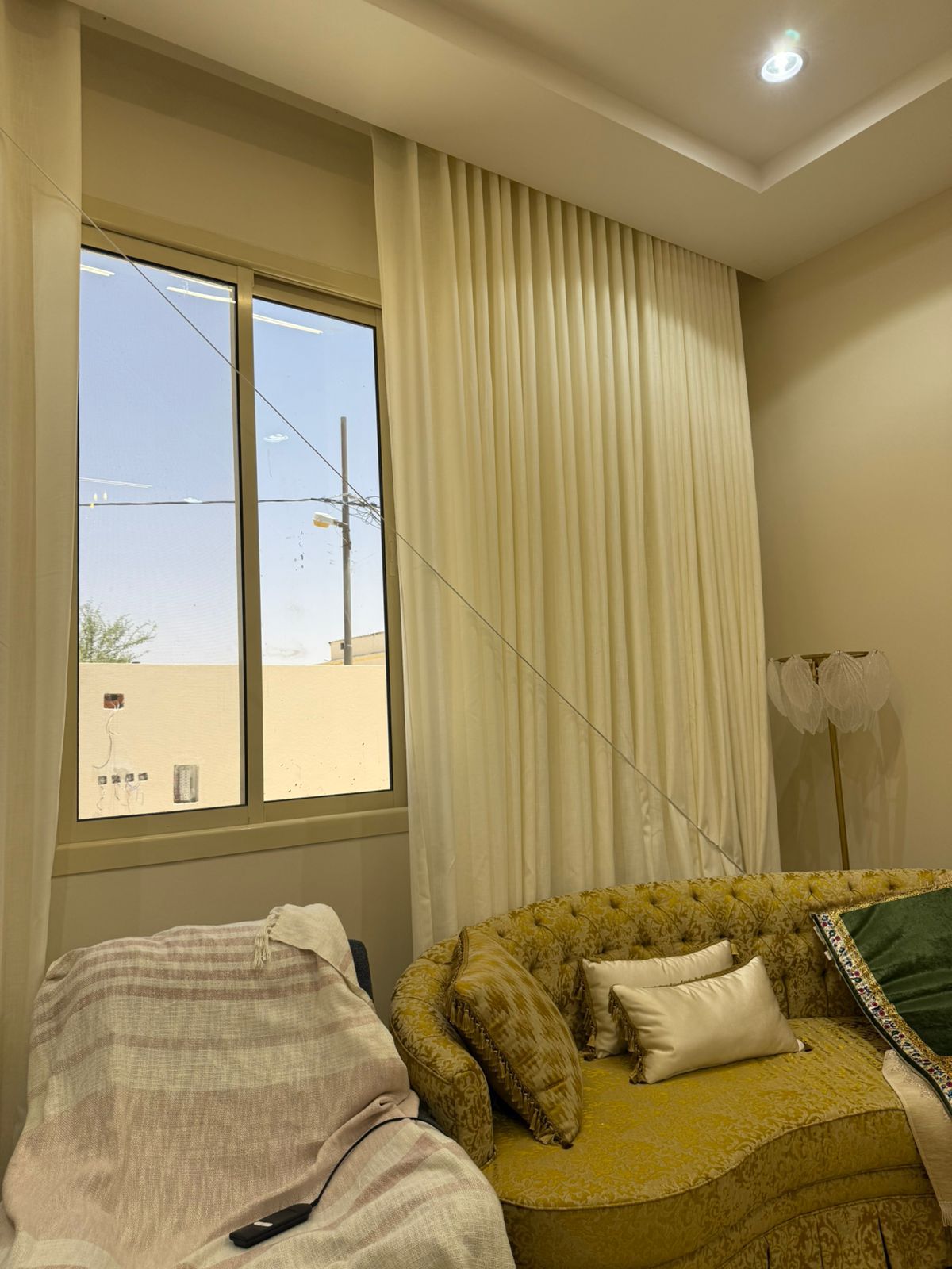 غرف نوم وخزائن وديكورات ومجالس وستاير 0510102274