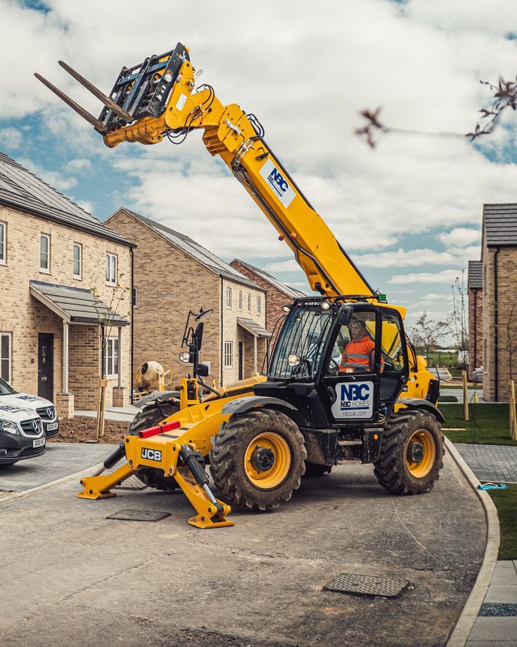 جي سي بي للإيجار في الرياض | تليهندرا للايجار